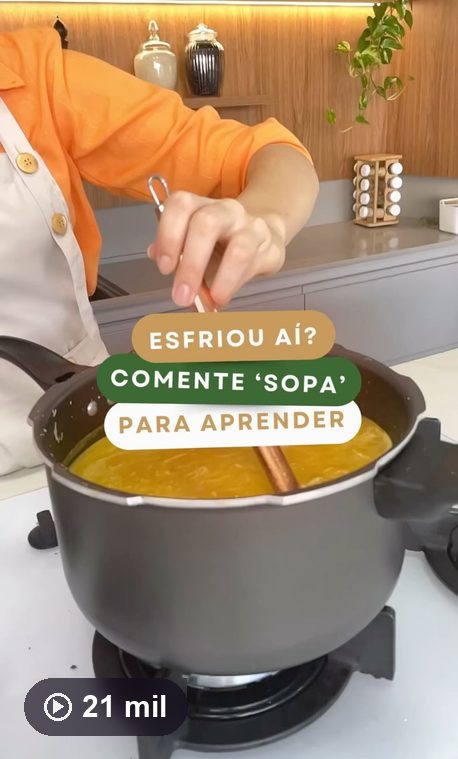 Peça publicada no perfil da Camille